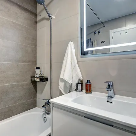 Apartment New 2 Bed 2 Bath Close With Panoramic View Lagunas De Mijas